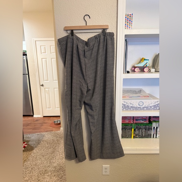 NWT TORRID High-Rise Wide Leg Pull-On Crepe Pant - Picture 6 of 8